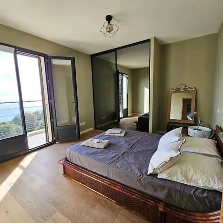 Belle Avec Piscine Et Vue Mer- Hauteurs De *