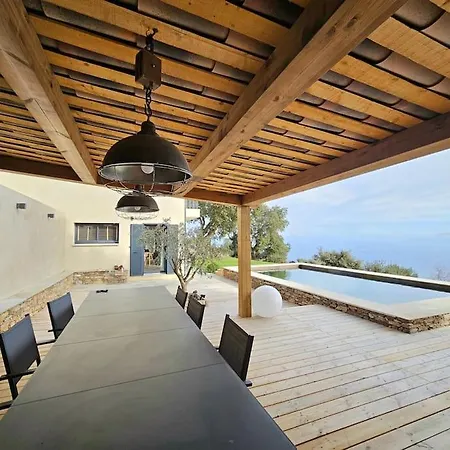 Belle Avec Piscine Et Vue Mer- Hauteurs De *